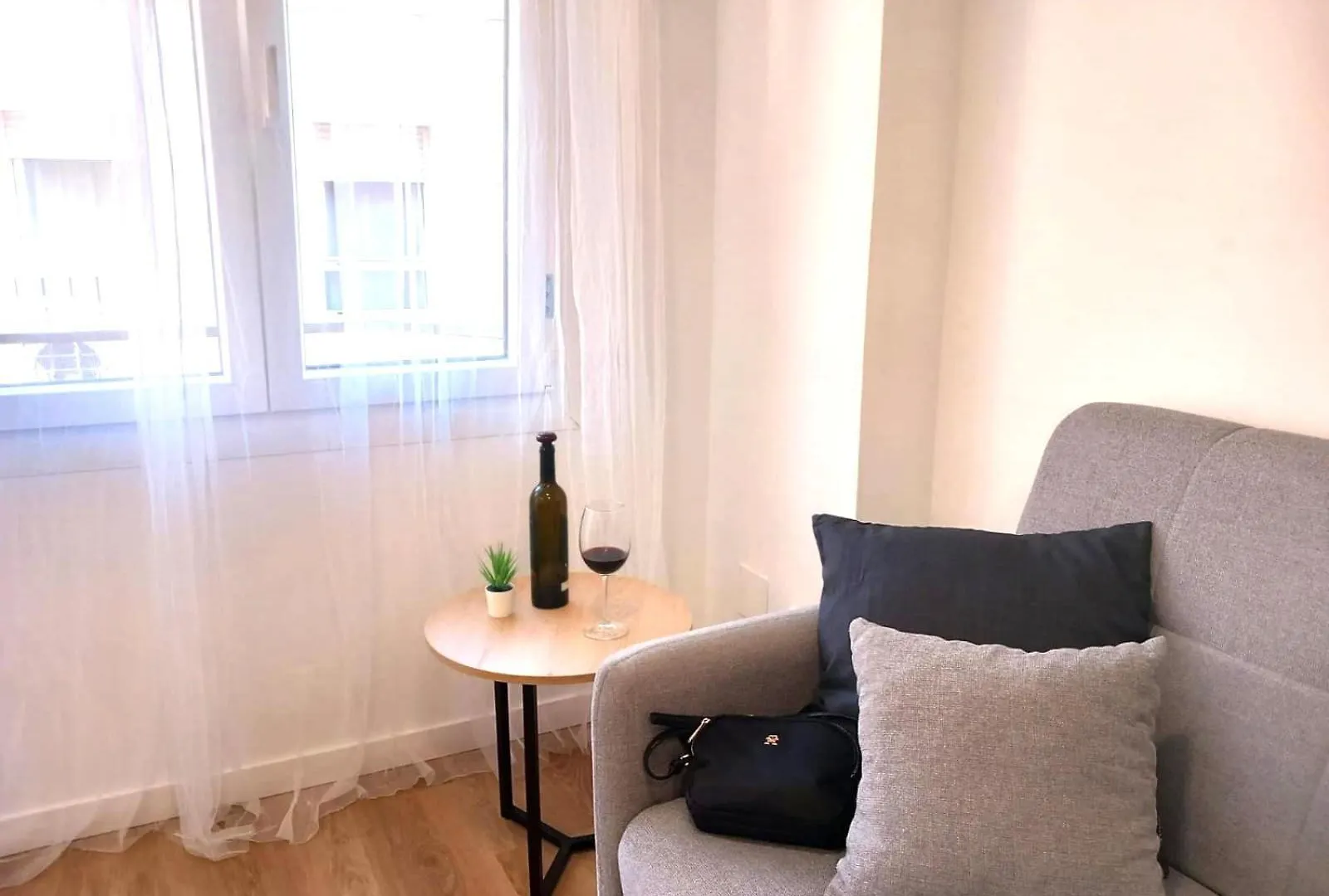 Gallery Apartments Bcn Santa Coloma de Gramanet 0*,